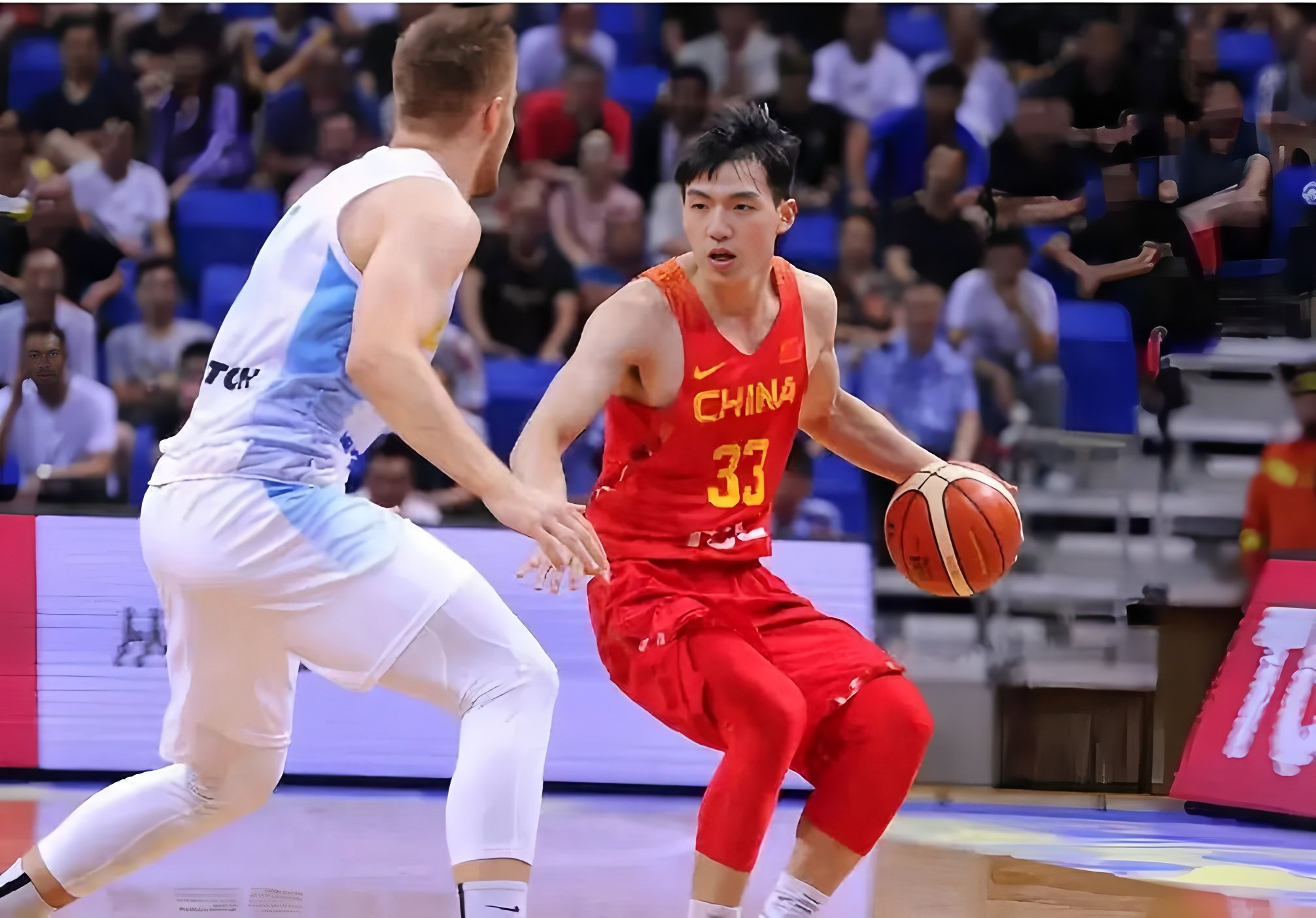 九游体育官方网站-太狠了！赛后浙江队强势反弹——欧冠节点到来广东宏远更衣室发声备战法甲，赛前斯图加特备战欧篮联