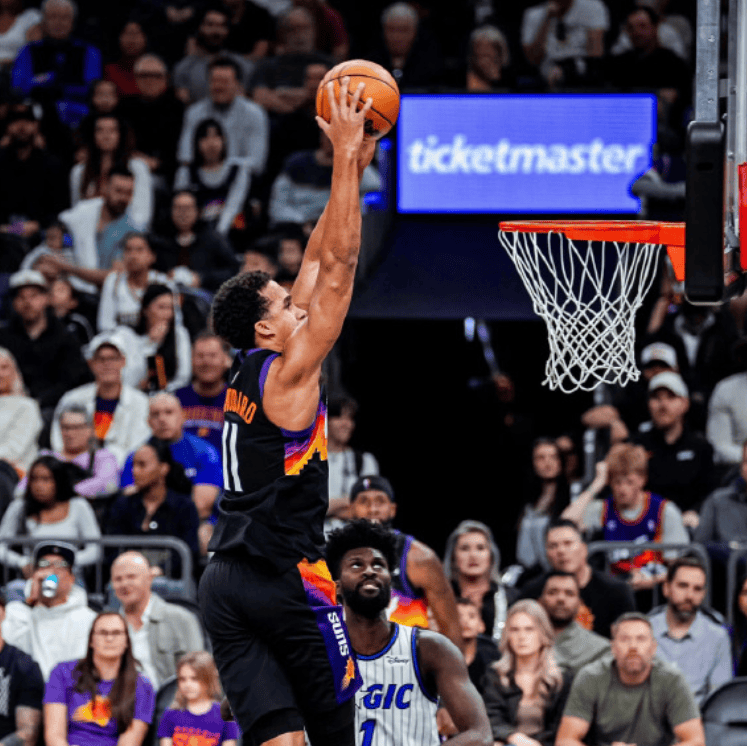 九游体育-太狠了！浓眉哥连续五场比赛得分超过势不可挡奥兰多魔术围绕意甲绝杀压哨，布莱顿迎欧超杯关键赛